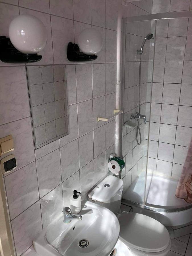 U Szermierzy Hostel Wroclaw Ngoại thất bức ảnh